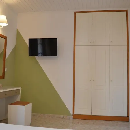 Babis & Iremia Apartman Aharávi