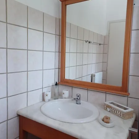 Babis & Iremia Apartman Aharávi
